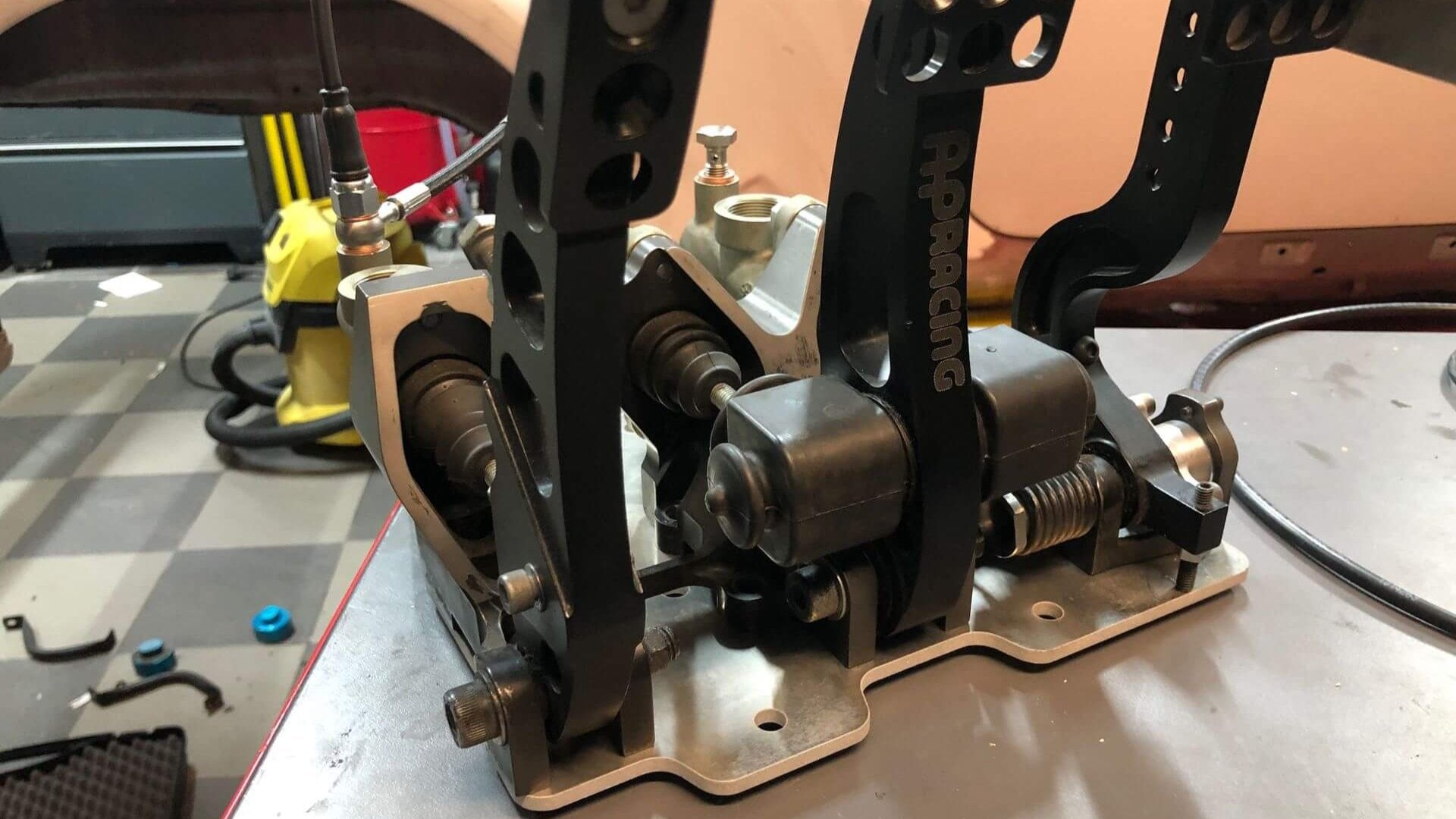 Conversion Plate AP Racing Pedal Box – Islandworks AB